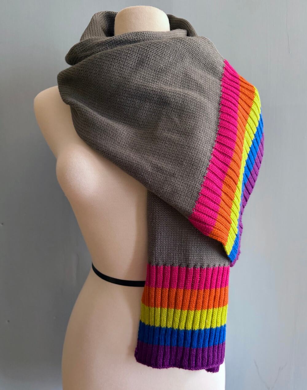 NEW YORK & COMPANY Gray Multicolored  Knit Scarf